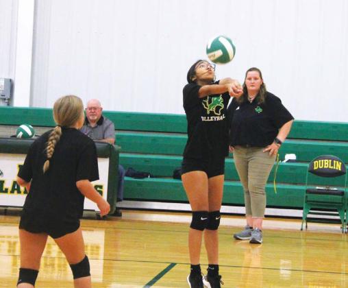 JV Ladies scramble in scrimmages