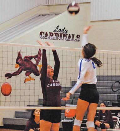 Lady Cards combat Coleman
