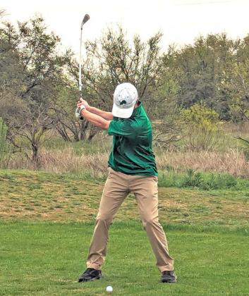DHS golfers swing into district play