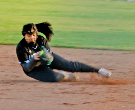 Lady Lions end short softball season