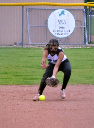 Lady Lions end short softball season