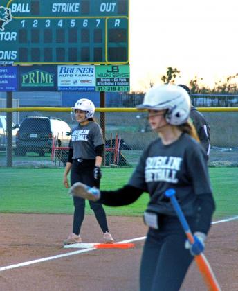 Lady Lions end short softball season