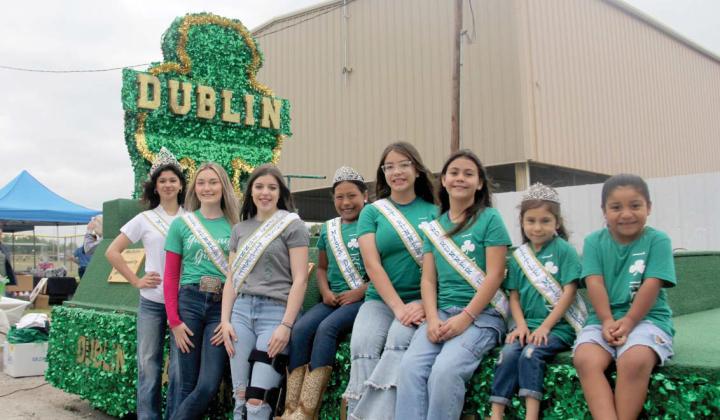 Winners from the Dublin Chamber of Commerce Ambassador Pageants were on hand at Saturday’s festival to lend a helping hand. Paul Gaudette | Citizen staff photo