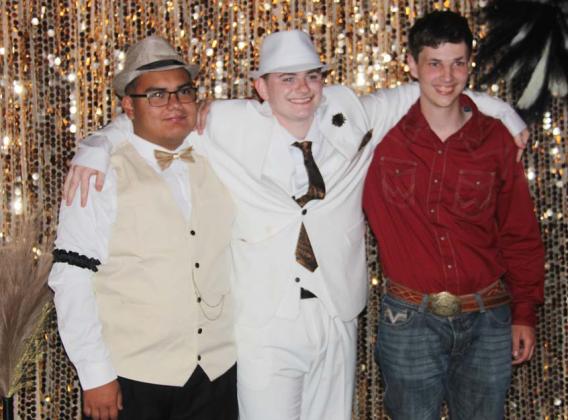 LHS Prom gives taste of the ‘20s