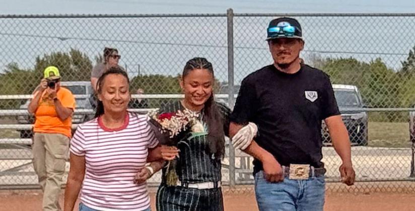 Lady Lions honor seniors in final home game