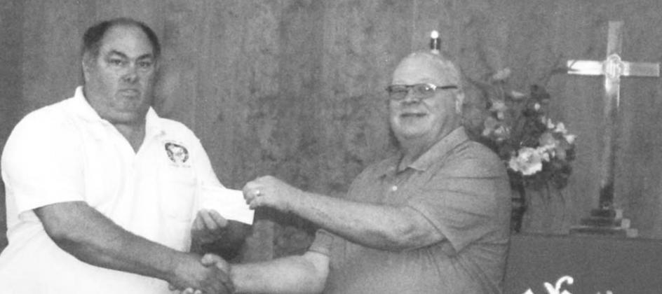 Elks give to FUMC
