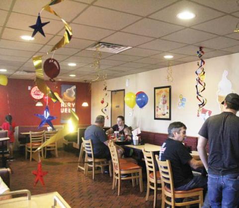 Citizens enjoy 50 cent ice cream cones and $5 steak finger baskets at Dublin Dairy Queen’s 50th anniversary Saturday, Sept. 17. Wyndi Veigel | Citizen staff photo