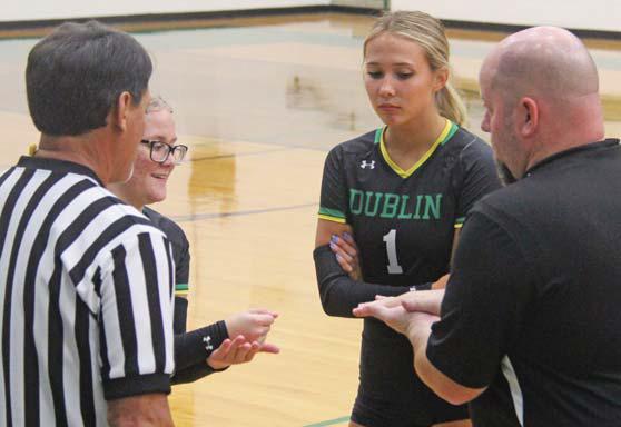 Alumni flock to VB court