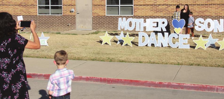 DHS Juniors host Mother-Son Dance