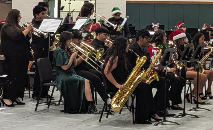 The Dublin ISD Symphonic Concert Band, Jr. High Band, Beginner Band and Jazz Band regaled packed stands with contemporary and classic Christmas songs in concert Thursday, Dec. 11. Seniors (above) were also recognized with special keepsakes. Wyndi Veigel- Gaudette and Paul Gaudette | Citizen staff photos