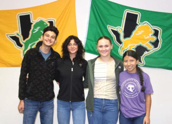 11th Grade Class Officers Reporter Joel Sanchez, Treasurer Navalee White, Vice President Sydney Master, President Wendy Calderon