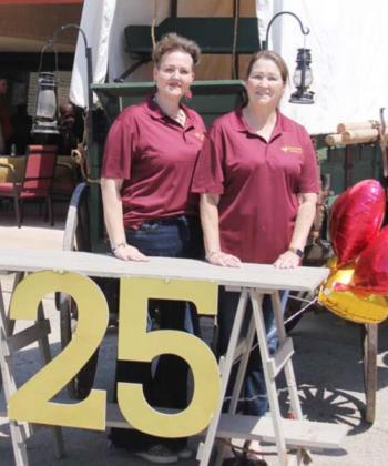 Three Oaks celebrates 25