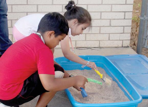 Digging for fossils at Patrick Street Church of Christ’s VBS