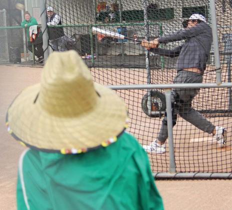 Home Run Derby draws swingin’ crowd