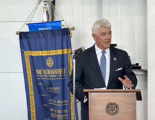 Con. Williams speaks at luncheon
