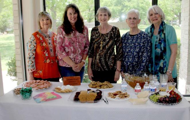 The Dublin Woman’s Thursday Club provided refreshments at the reception honoring longtime ECGS volunteer Donna Whitefield. Wyndi Veigel-Gaudette | Citizen staff photo