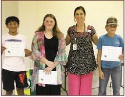 Makayla Anglin, Jitse DeBoer, Jaiden Gauna and Rosybel Calderon (not pictured). Presented by Assistant Principal Holly Curry. Circle of Champions
