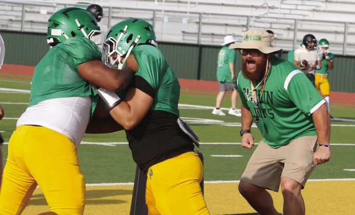‘26 Lions suit up for scrimmage