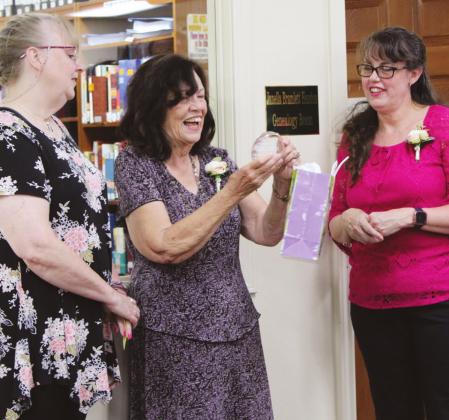 ECGS, community honor Hendon for service