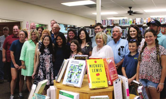 ECGS, community honor Hendon for service