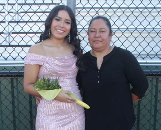 Sophomore Class Representative Kimberly Sevilla and her mom Patricia Martinez. Wyndi Veigel-Gaudette | Citizen staff photo