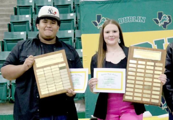 Powerlifting Boys Most Valuable Lifter Luis Elicerio and Girls Most Valuable Lifter Cassidy Adair