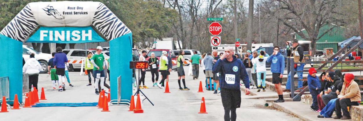 80+ runners shuffle in Shamrock