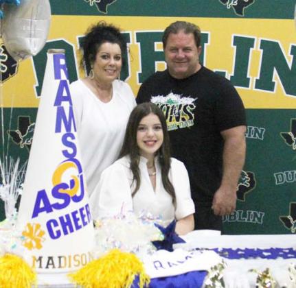 Turley signs to cheer on Rams