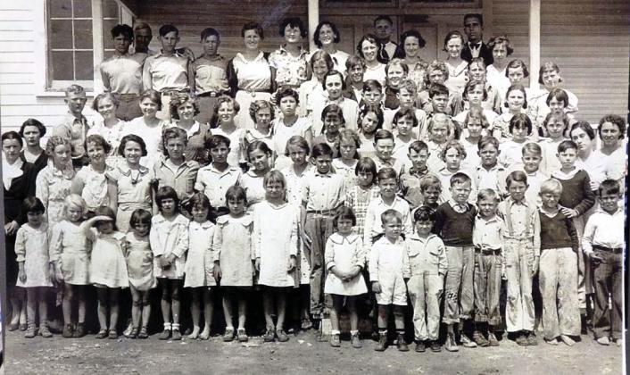 Edna Hill students pose for a group picture in 1933 or 1934. Photo courtesy of Tom Rogers and the Ralph and Dossie Rogers Collection/Tarleton University. | submitted photo