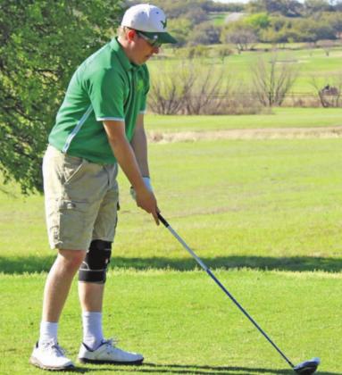 Golfers enter district