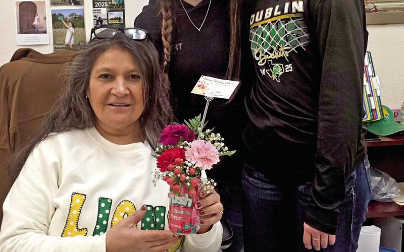 DHS students deliver best buds