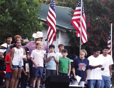 DUBLIN CELEBRATES USA B-DAY