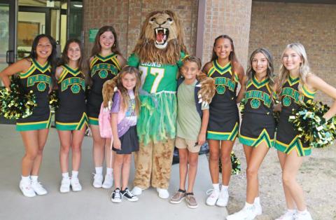 Kids and parents make their way to Dublin Elementary School