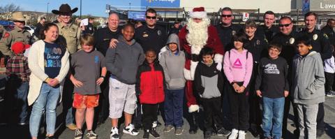 Community, Cops bring Christmas