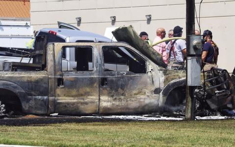 Fire impedes traffic on Washington
