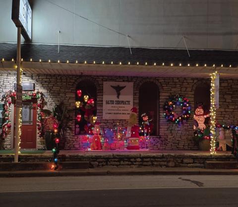 The Dublin Chamber of Commerce recently held a Christmas decorating contest for businesses. Salyer Chiropractic was awarded first place. Wyndi Veigel-Gaudette | Citizen staff photo