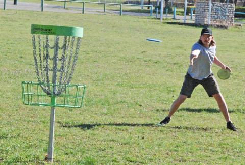 Fun day of flingin’ frisbees