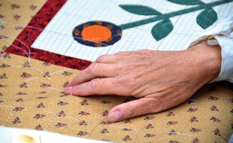 TDA hosting quilt block competition