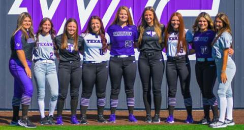 Tarleton softball adds 9