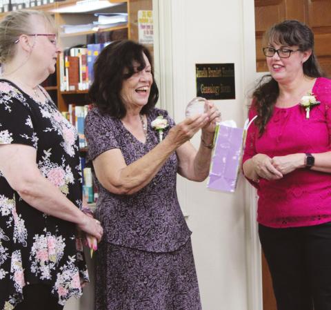 ECGS, community honor Hendon for service