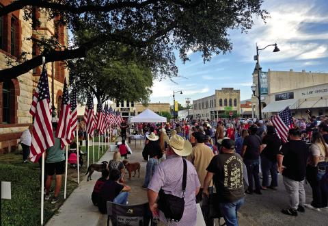 Hundreds honor Charlie Kirk